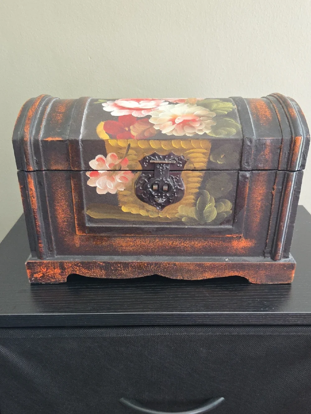 Vintage Hand-Painted Flor Chest